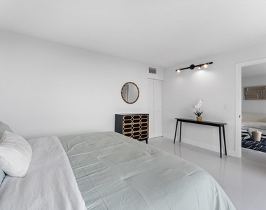 2425 Presidential Way - Photo Thumbnail 11