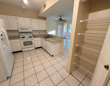 12060 Nw 11th Street - Photo Thumbnail 6