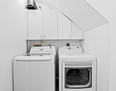 111 Weybridge Circle - Photo Thumbnail 32