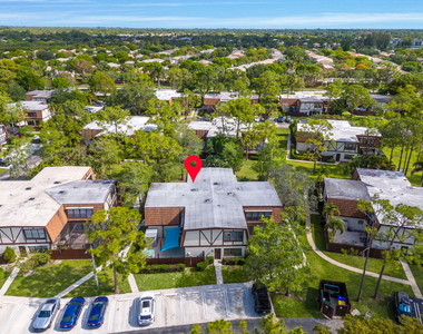 111 Weybridge Circle - Photo Thumbnail 42