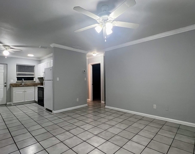 1401 Ne 15th Street - Photo Thumbnail 3