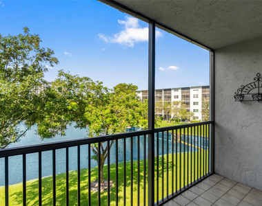 2226 N Cypress Bend Drive - Photo Thumbnail 1