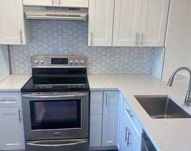 2226 N Cypress Bend Drive - Photo Thumbnail 27