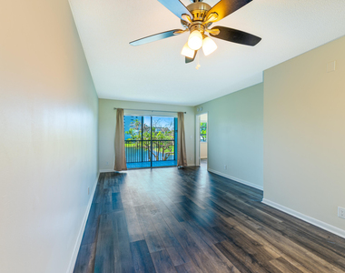 2226 N Cypress Bend Drive - Photo Thumbnail 38