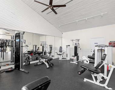 2226 N Cypress Bend Drive - Photo Thumbnail 21