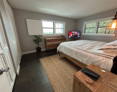 900 River Reach Drive - Photo Thumbnail 14