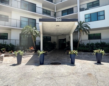 900 River Reach Drive - Photo Thumbnail 32