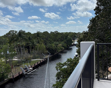 900 River Reach Drive - Photo Thumbnail 25