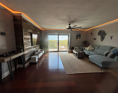 900 River Reach Drive - Photo Thumbnail 1