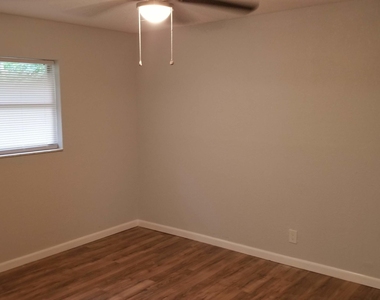 743 S Swinton Avenue - Photo Thumbnail 11