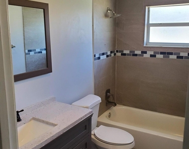 743 S Swinton Avenue - Photo Thumbnail 9