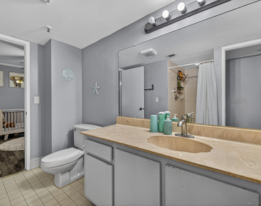 2200 S Cypress Bend Drive - Photo Thumbnail 22