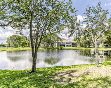 2200 S Cypress Bend Drive - Photo Thumbnail 30