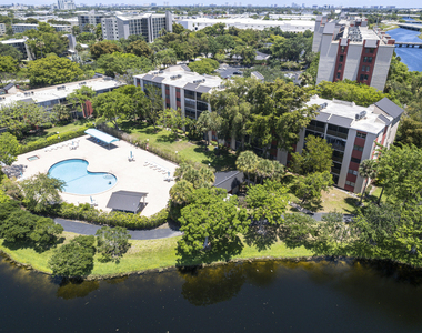 2200 S Cypress Bend Drive - Photo Thumbnail 37