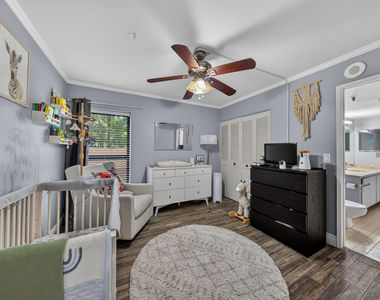 2200 S Cypress Bend Drive - Photo Thumbnail 24