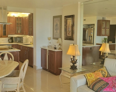 1147 Hillsboro Mile - Photo Thumbnail 6