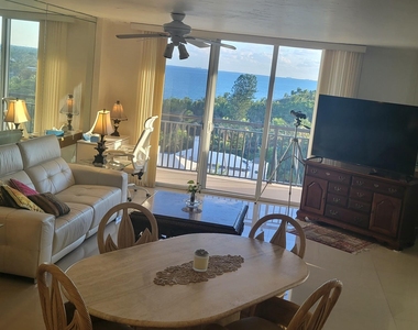 1147 Hillsboro Mile - Photo Thumbnail 2