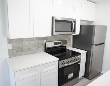 1173 W 28th Street - Photo Thumbnail 2