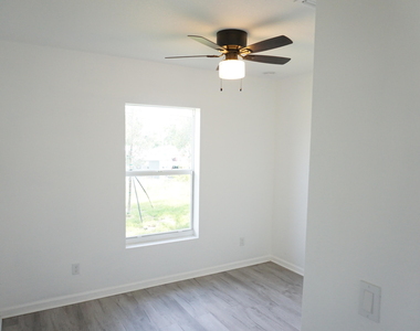 1173 W 28th Street - Photo Thumbnail 14