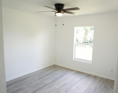 1173 W 28th Street - Photo Thumbnail 6