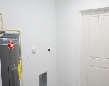 1173 W 28th Street - Photo Thumbnail 13
