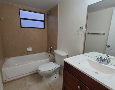 1547 Lake Crystal Drive - Photo Thumbnail 8