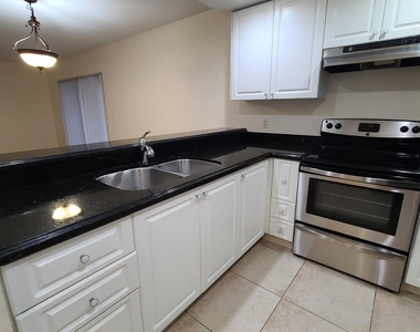 1547 Lake Crystal Drive - Photo Thumbnail 3
