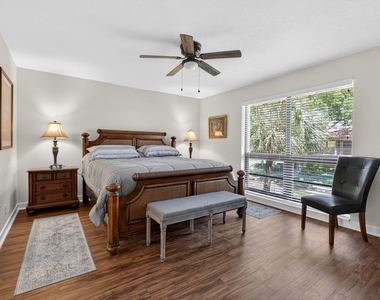 368 Brackenwood Circle - Photo Thumbnail 13