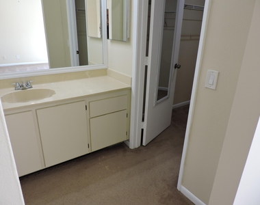 6239 Riverwalk Lane - Photo Thumbnail 18