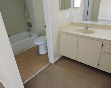 6239 Riverwalk Lane - Photo Thumbnail 16