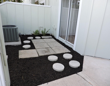 6239 Riverwalk Lane - Photo Thumbnail 30