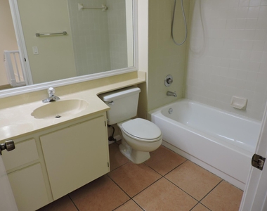 6239 Riverwalk Lane - Photo Thumbnail 21