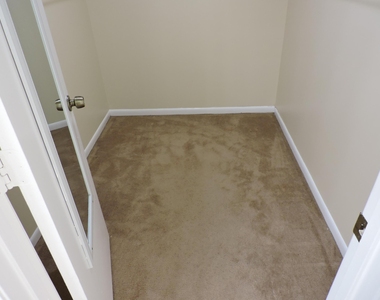 6239 Riverwalk Lane - Photo Thumbnail 15