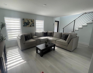 42 Madrid Lane - Photo Thumbnail 9