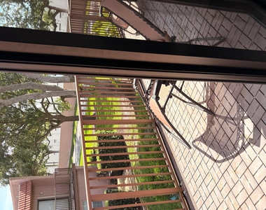 42 Madrid Lane - Photo Thumbnail 15