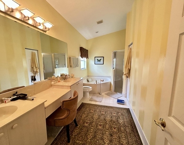 360 Nw Shoreline Circle - Photo Thumbnail 6