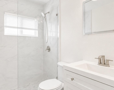 1045 Nw 73rd Avenue - Photo Thumbnail 4