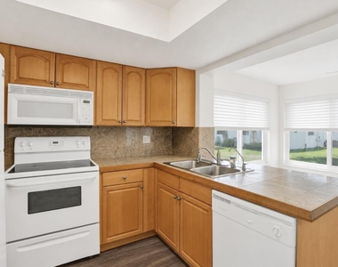 1045 Nw 73rd Avenue - Photo Thumbnail 8