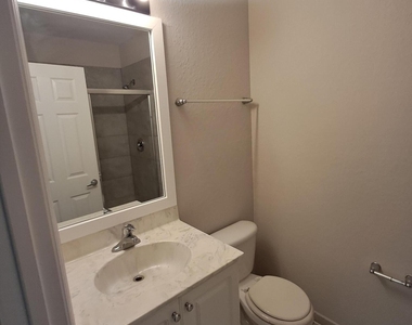 4219 Napoli Lake Drive - Photo Thumbnail 9