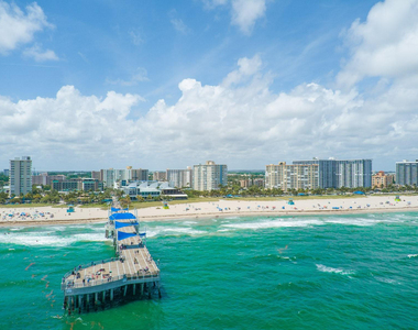 305 N Pompano Beach Boulevard - Photo Thumbnail 32