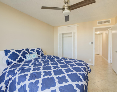 305 N Pompano Beach Boulevard - Photo Thumbnail 15