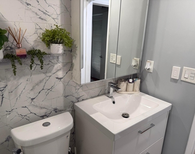 2170 Ne 51st Court - Photo Thumbnail 14