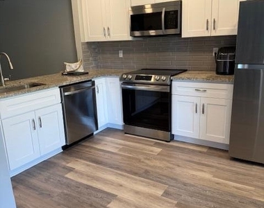 1219 S Lakes End Drive - Photo Thumbnail 5