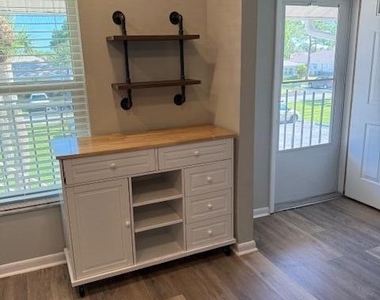 1219 S Lakes End Drive - Photo Thumbnail 8