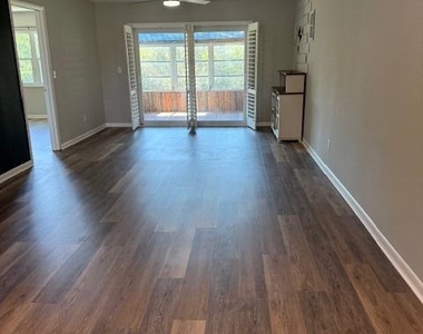 1219 S Lakes End Drive - Photo Thumbnail 11