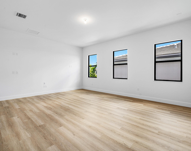 9516 Riverside Park Drive - Photo Thumbnail 50