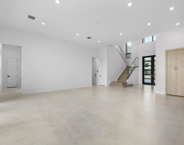 9516 Riverside Park Drive - Photo Thumbnail 8