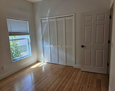 1105 Anchor Point - Photo Thumbnail 14