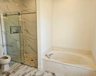 1105 Anchor Point - Photo Thumbnail 12