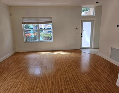 1105 Anchor Point - Photo Thumbnail 5